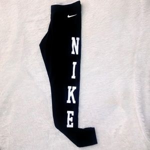 NIKE Woman's Black Workout Leggings